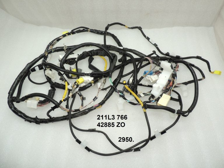 Toyota Avensis T27 interjera apakšējās virsbūves elektroinstalācijas siksna kreisā 8216105P90