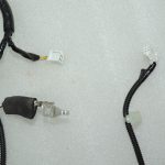 Toyota Avensis T27 interjera apakšējās virsbūves elektroinstalācijas siksna kreisā 8216105P90