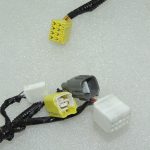 Toyota Avensis T27 interjera apakšējās virsbūves elektroinstalācijas siksna kreisā 8216105P90