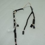 Toyota Avensis T27 interjera apakšējās virsbūves elektroinstalācijas siksna kreisā 8216105P90
