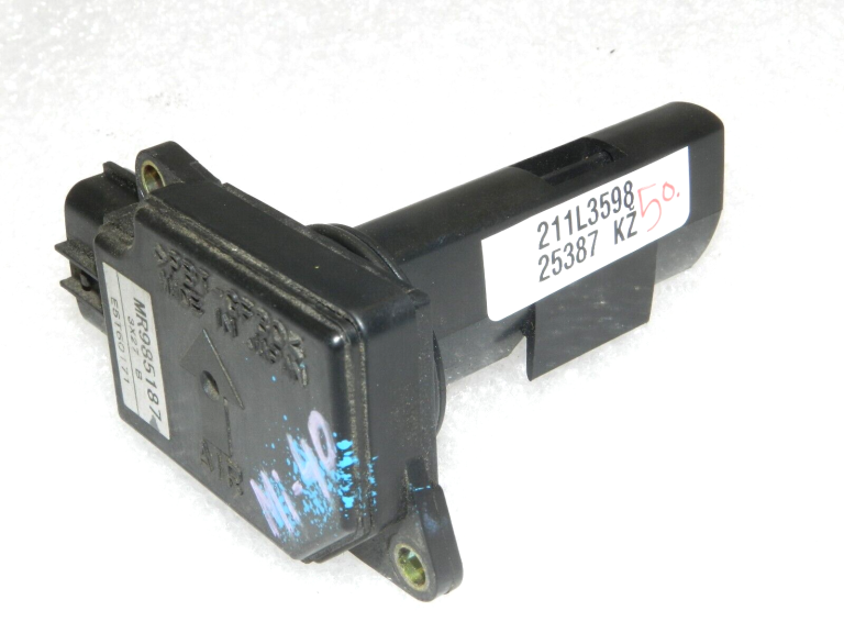 OEM Mitsubishi Outlander I Grandis Lancer 2.4i masas gaisa plūsmas sensors LMM MAF MR985187