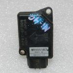 OEM Mitsubishi Outlander I Grandis Lancer 2.4i masas gaisa plūsmas sensors LMM MAF MR985187