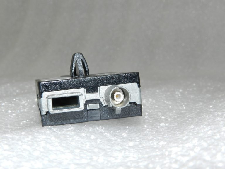 Ford Focus III Kuga II FM antenas pastiprinātāja izolators 7CP1-18C847-CA, 1695506