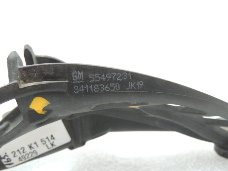 Opel Insignia B M32 manuālās pārnesumkārbas troses kronšteins 55497231