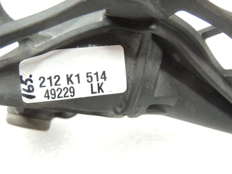 Opel Insignia B M32 manuālās pārnesumkārbas troses kronšteins 55497231