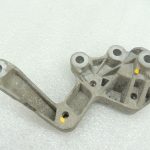 Opel Insignia B M32 manuālās pārnesumkārbas kronšteina atbalsts pa kreisi 22937306