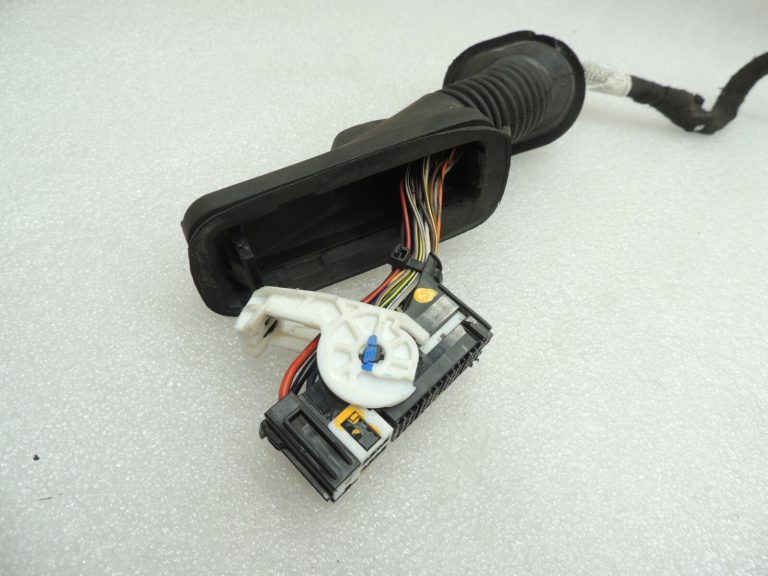 Opel Insignia B Priekšējo kreiso durvju elektroinstalācija 39152991 Priekšējo kreiso durvju elektroinstalācija