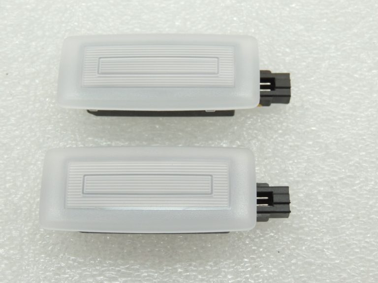 Seat Cupra Leon KL8 LED interjera apgaismojuma pāris 10A947109A