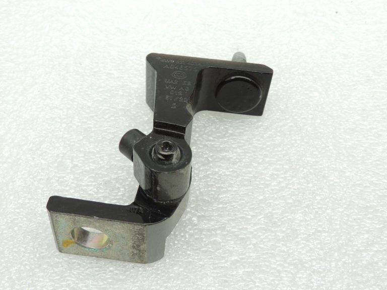 Seat Cupra Leon KL8 Sportstourer durvju eņģe kreisā krāsa Y9T 8W0831403A