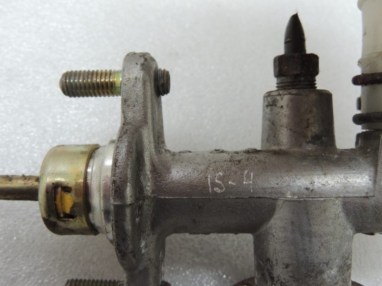 Isuzu Trooper 3 AISIN sajūga cilindra galvenais cilindrs 8972130400 97213040