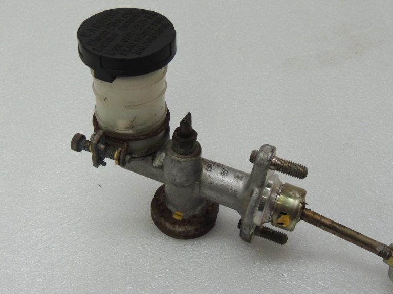 Isuzu Trooper 3 AISIN sajūga cilindra galvenais cilindrs 8972130400 97213040