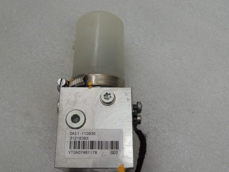Volvo V70 III aizmugurējo durvju hidrauliskais sūknis bagāžnieka vāka atvērējs 31218393 30716755