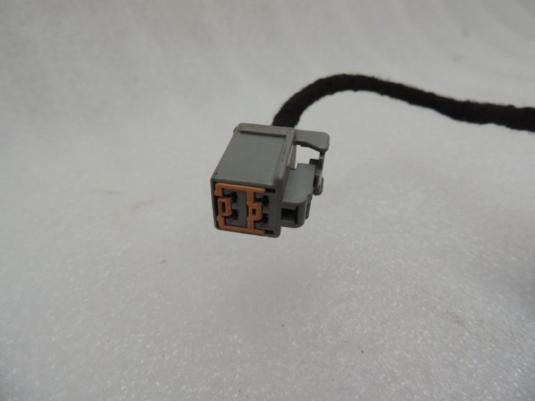 Volvo V70 III aizmugurējo durvju hidrauliskais sūknis bagāžnieka vāka atvērējs 31218393 30716755