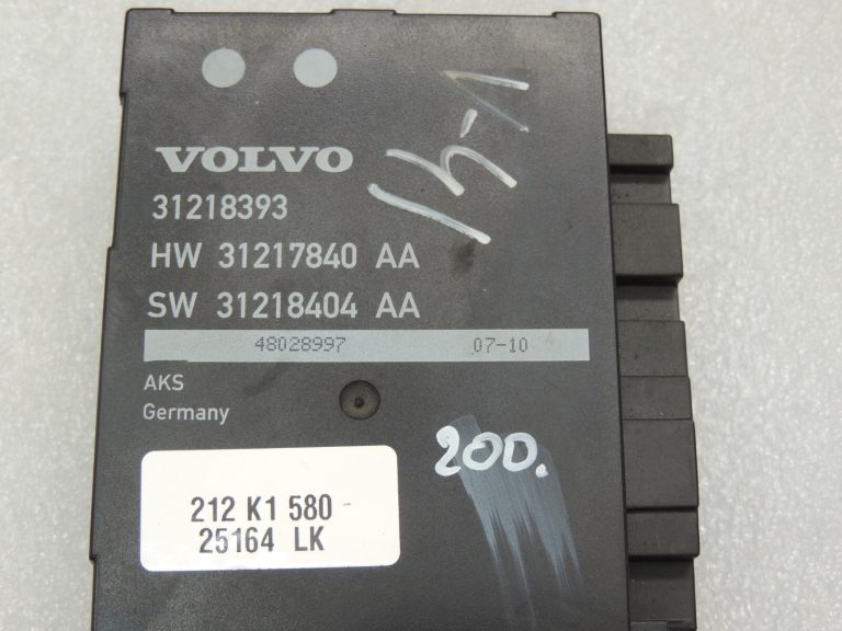Volvo V70 III aizmugurējo durvju hidrauliskā sūkņa vadības bloks 31218393 31217840 32128404