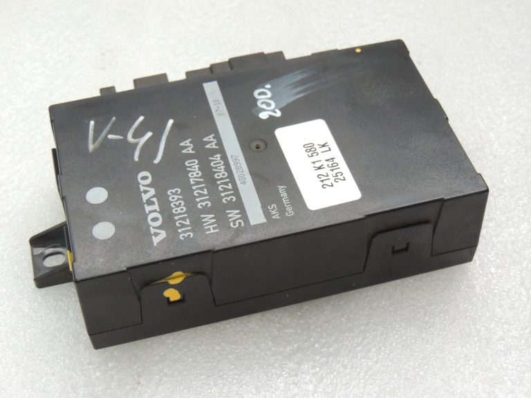 Volvo V70 III aizmugurējo durvju hidrauliskā sūkņa vadības bloks 31218393 31217840 32128404