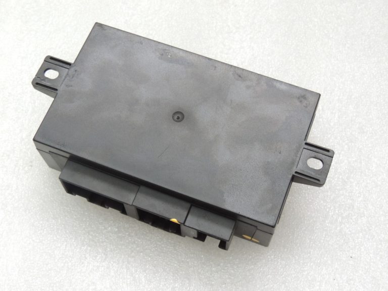 Volvo V70 III aizmugurējo durvju hidrauliskā sūkņa vadības bloks 31218393 31217840 32128404