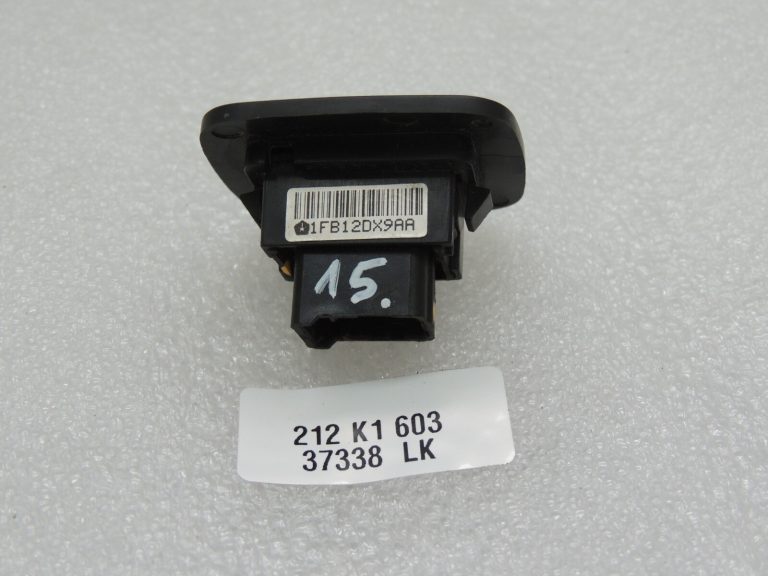 Chrysler Grand Voyager V Aizmugurējo sēdekļu apsildes slēdzis 68024996AA