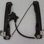 Oriģinālais Chrysler Grand Voyager V aizmugurējā kreisā loga regulatora rāmis 68030719AA