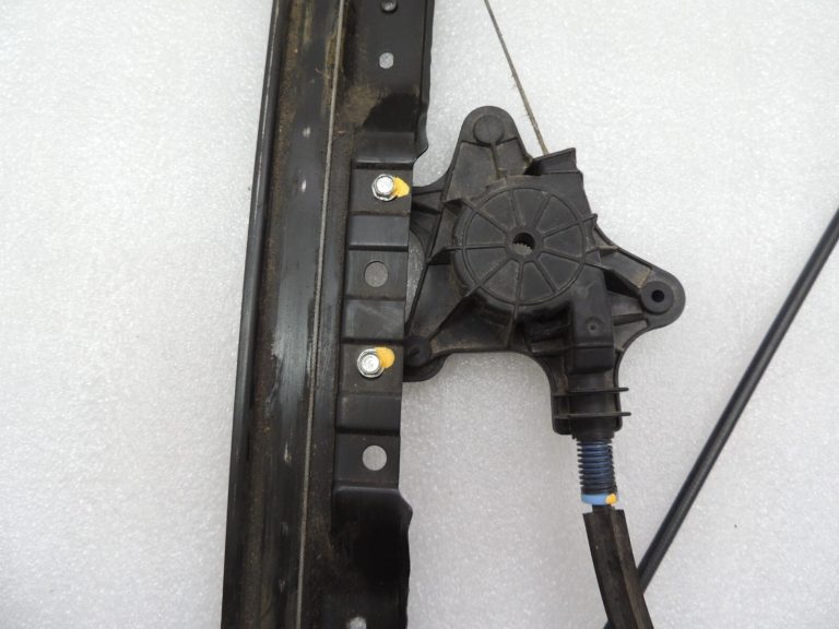 Oriģinālais Chrysler Grand Voyager V aizmugurējā kreisā loga regulatora rāmis 68030719AA
