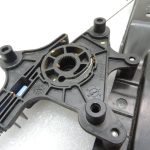 Oriģinālais Chrysler Grand Voyager V aizmugurējā kreisā loga regulatora rāmis 68030719AA