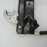 Oriģinālais Chrysler Grand Voyager V aizmugurējā kreisā loga regulatora rāmis 68030719AA