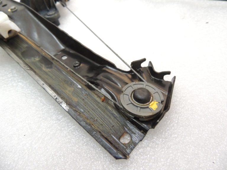 Oriģinālais Chrysler Grand Voyager V Logu regulatora rāmis priekšējais labais 68030654AA