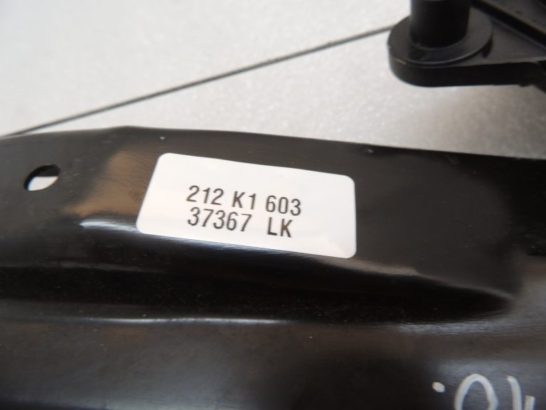 Oriģinālais Chrysler Grand Voyager V Logu regulatora rāmis priekšējais labais 68030654AA