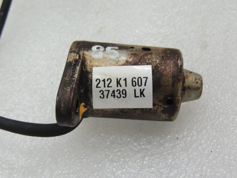 Oriģināls Denso Opel Frontera B 3.2i V6 6VD1 motora eļļas līmeņa sensors 90464774