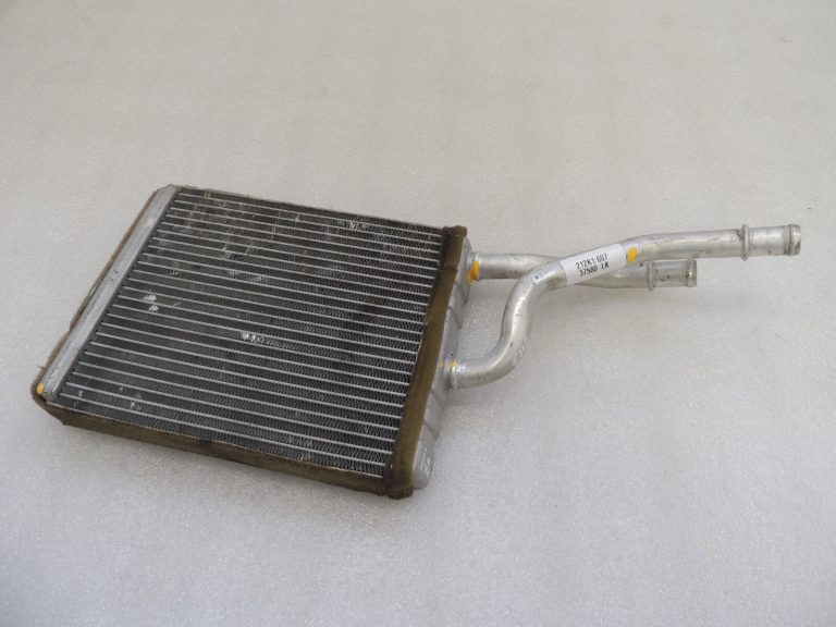 Oriģinālais Chrysler Grand Voyager V 2.8CRDi aizmugurējais radiators 68049407AA