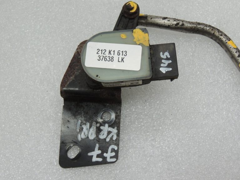 Jeep Grand Cherokee WK2 Izlīdzināšanas sensors priekšējais kreisais 68164093AA