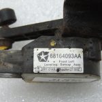 Jeep Grand Cherokee WK2 Izlīdzināšanas sensors priekšējais kreisais 68164093AA