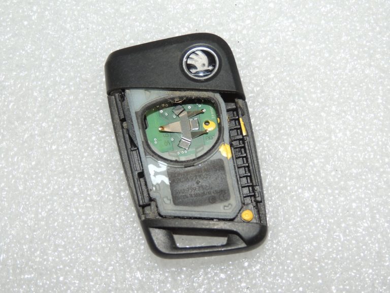 Skoda bezatslēgas atslēga melnā tālvadības pults 3V0959752G