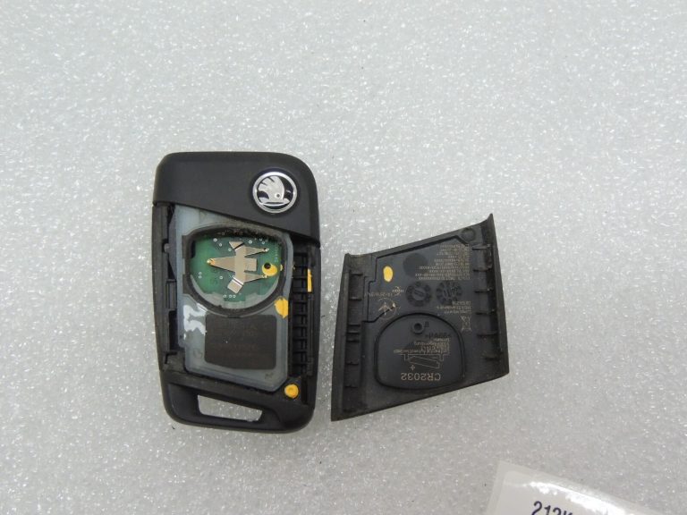 Skoda bezatslēgas atslēga melnā tālvadības pults 3V0959752G