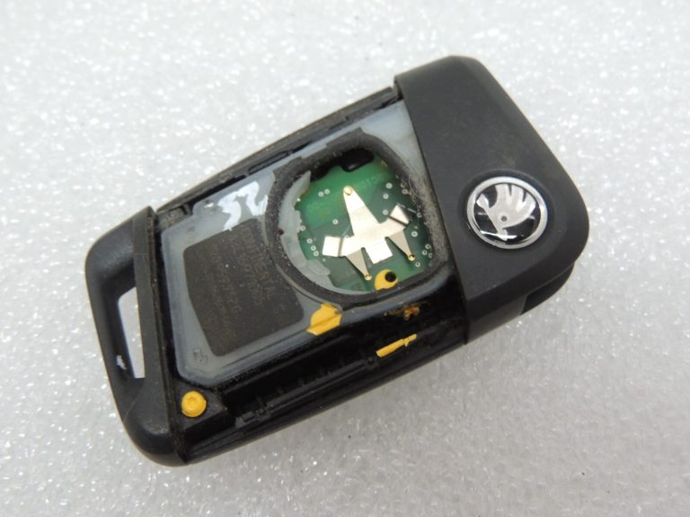 Skoda bezatslēgas atslēga melnā tālvadības pults 3V0959752G