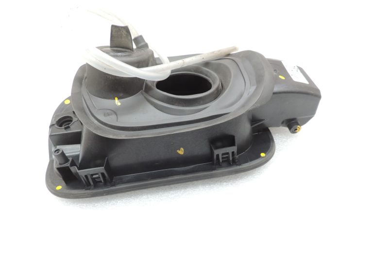 Seat Cupra Leon KL8 degvielas uzpildes pārsega eņģes Mythos Black Met Y9T 5FE809905GY9T 5FE809905GY9T