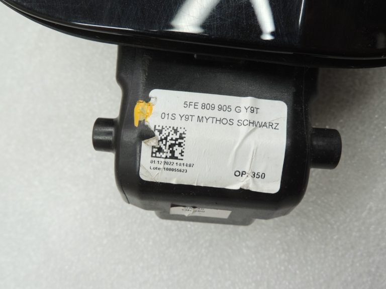 Seat Cupra Leon KL8 degvielas uzpildes pārsega eņģes Mythos Black Met Y9T 5FE809905GY9T 5FE809905GY9T