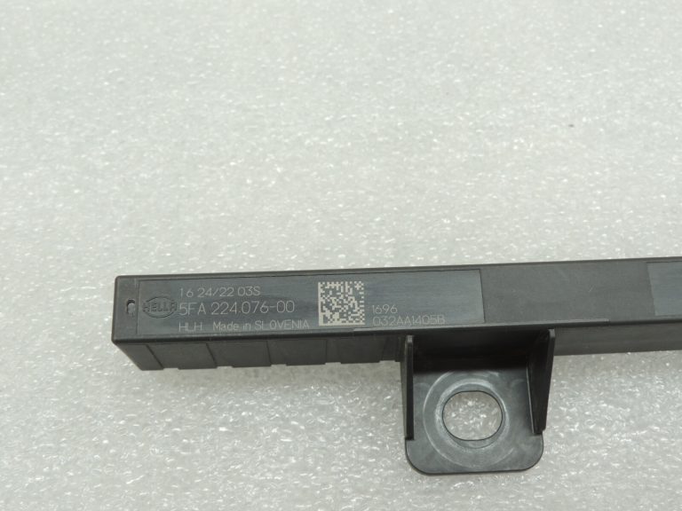 Seat Cupra Leon KL8 Underbody Antenna Piekļuves atļauja antenai Kessy 5FA224076