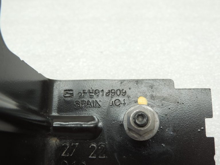 Seat Cupra Leon KL8 Formentor Aizmugurējais telefona antenas turētājs 5FE919909