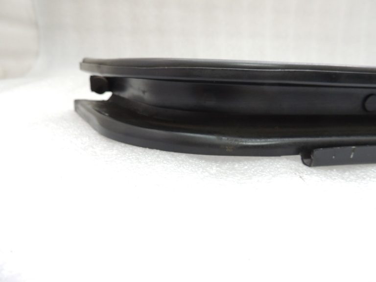 Oriģinālā Chrysler Grand Voyager V bīdāmo durvju centrālā sliede pa kreisi 4894903AB