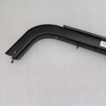 Oriģinālā Chrysler Grand Voyager V bīdāmo durvju centrālā sliede pa kreisi 4894903AB
