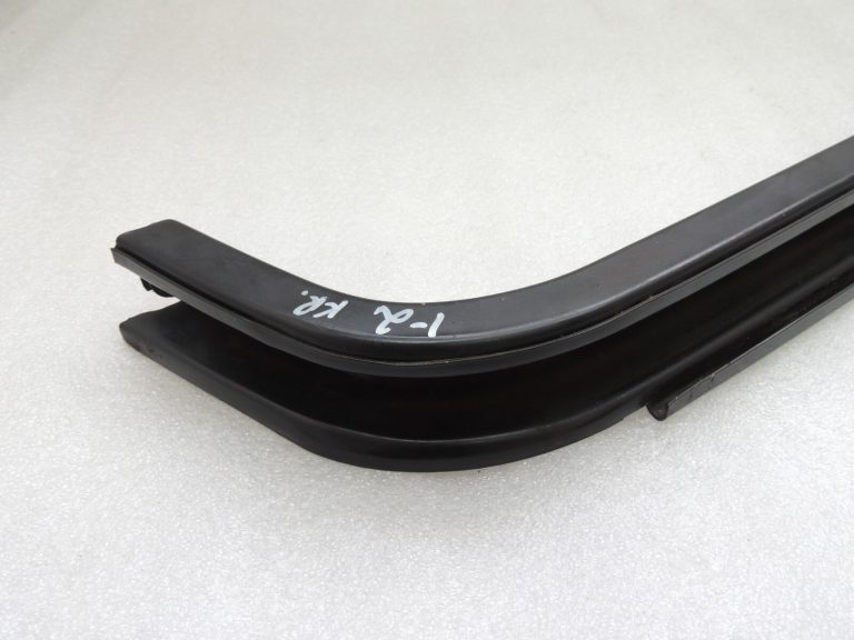 Oriģinālā Chrysler Grand Voyager V bīdāmo durvju centrālā sliede pa kreisi 4894903AB