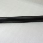 Oriģinālā Chrysler Grand Voyager V bīdāmo durvju centrālā sliede pa kreisi 4894903AB