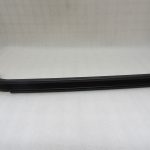 Oriģinālā Chrysler Grand Voyager V bīdāmo durvju centrālā sliede pa kreisi 4894903AB