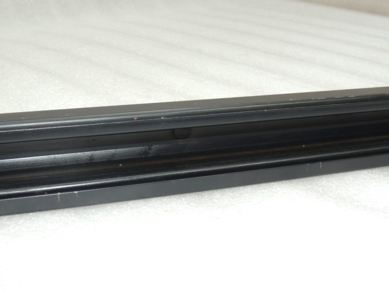 Oriģinālā Chrysler Grand Voyager V bīdāmo durvju centrālā sliede pa labi 4894902AB