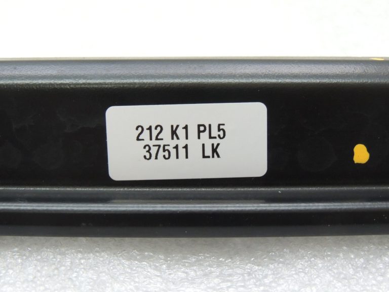 Oriģinālā Chrysler Grand Voyager V bīdāmo durvju centrālā sliede pa labi 4894902AB