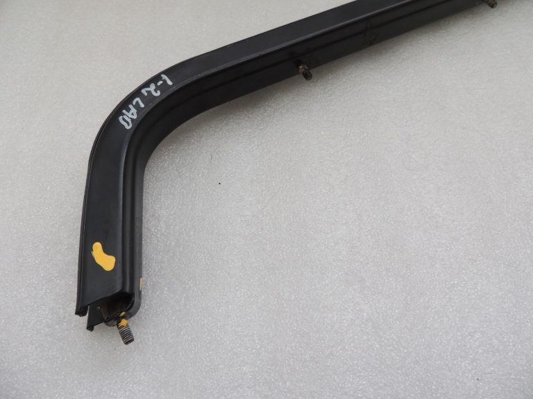 Oriģinālā Chrysler Grand Voyager V bīdāmo durvju centrālā sliede pa labi 4894902AB