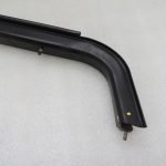 Oriģinālā Chrysler Grand Voyager V bīdāmo durvju centrālā sliede pa labi 4894902AB