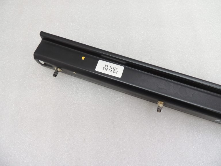 Oriģinālā Chrysler Grand Voyager V bīdāmo durvju centrālā sliede pa labi 4894902AB