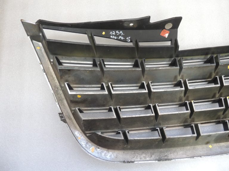 Oriģinālais Chrysler Grand Voyager V radiatora režģis 5113228AA DEFECTIVE
