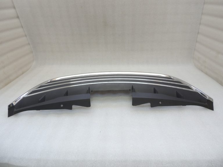 Oriģinālais Chrysler Grand Voyager V radiatora režģis 5113228AA DEFECTIVE